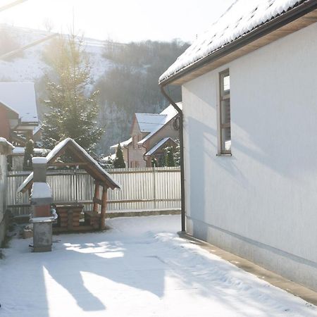 Vila Sunhouse Mizhhirya  Exteriér fotografie