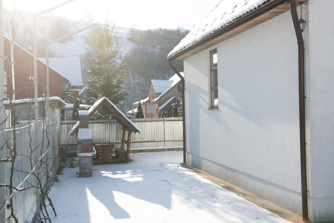 Vila Sunhouse Mizhhirya  Exteriér fotografie